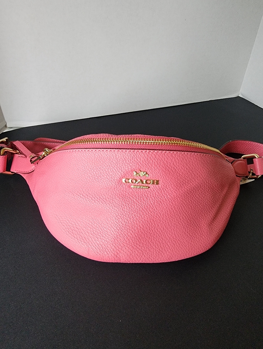 ✨️NWT✨️ Coach Pebbled Leather Belt Bag, Pink Ruby, 2019, $298 MSRP - Picture 3 of 9